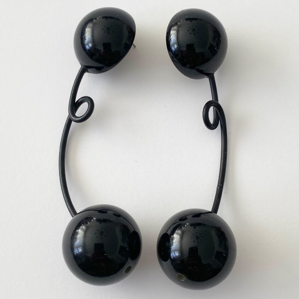 Vintage 80s black Pop Art Post Modern Plastic ball and swirl pierced earrings